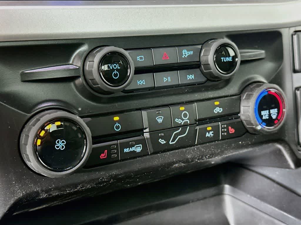 Ford Super Duty F-350 DRW Base 2026