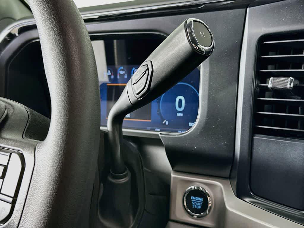 Ford Super Duty F-350 DRW Base 2026