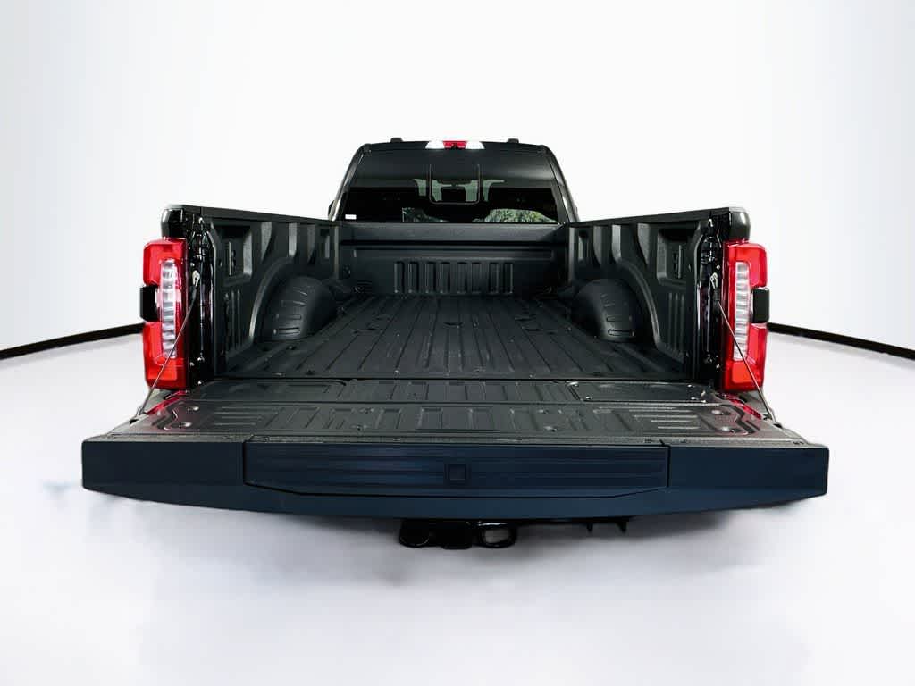 Ford Super Duty F-350 DRW Base 2026