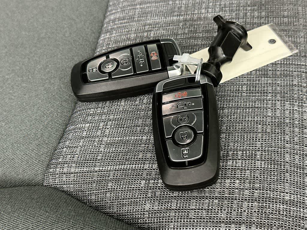 Ford Super Duty F-350 DRW Base 2026