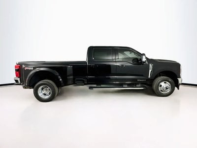 Ford Super Duty F-350 DRW Base 2026