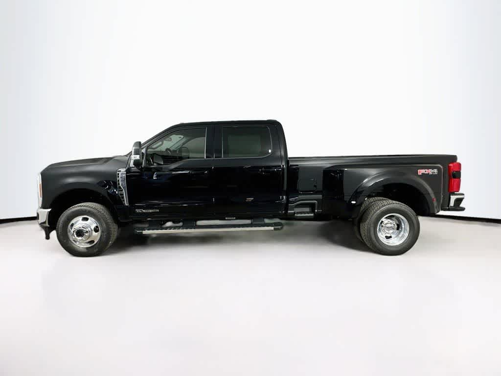 Ford Super Duty F-350 DRW Base 2026