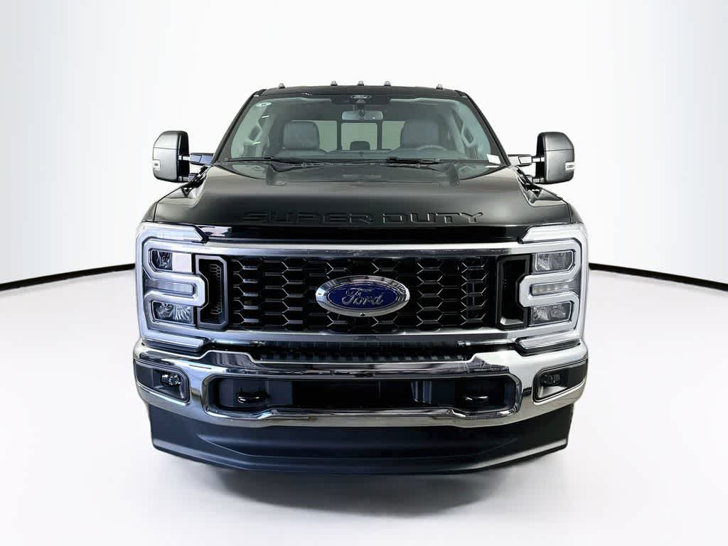 Ford Super Duty F-350 DRW Base 2026