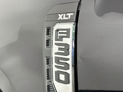 Ford Super Duty F-350 DRW Base 2026