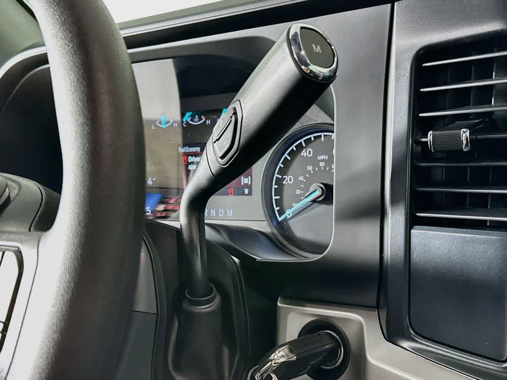 Ford Super Duty F-350 DRW Pickup XLT 2026