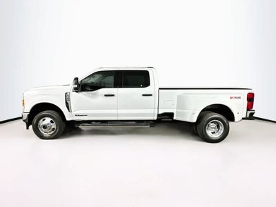 Ford Super Duty F-350 DRW Pickup XLT 2026