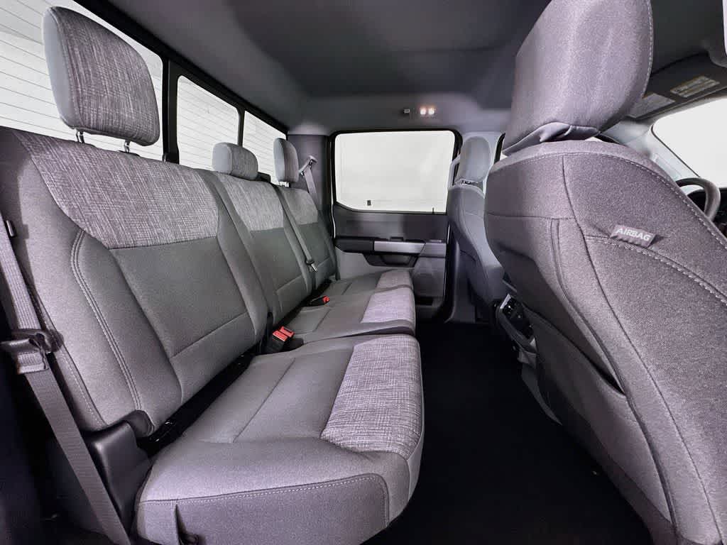 Ford Super Duty F-350 DRW Pickup XLT 2026