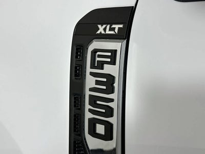 Ford Super Duty F-350 DRW Pickup XLT 2026