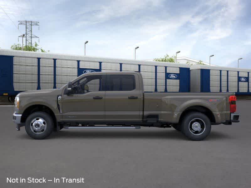 Ford Super Duty F-350 DRW Pickup XLT 2026