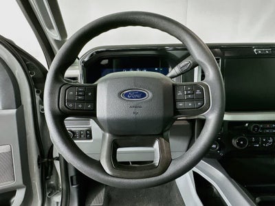 Ford Super Duty F-350 DRW Pickup XLT 2026