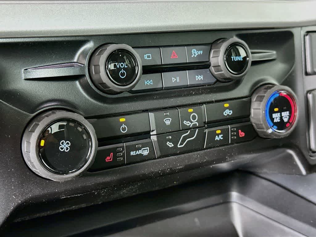 Ford Super Duty F-350 DRW Pickup XLT 2026