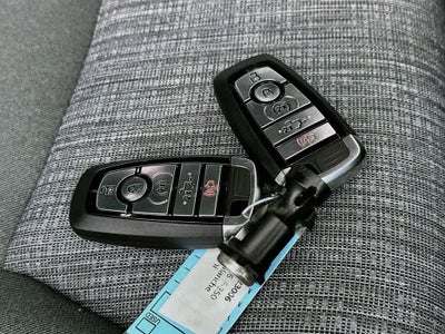 Ford Super Duty F-350 DRW Pickup XLT 2026