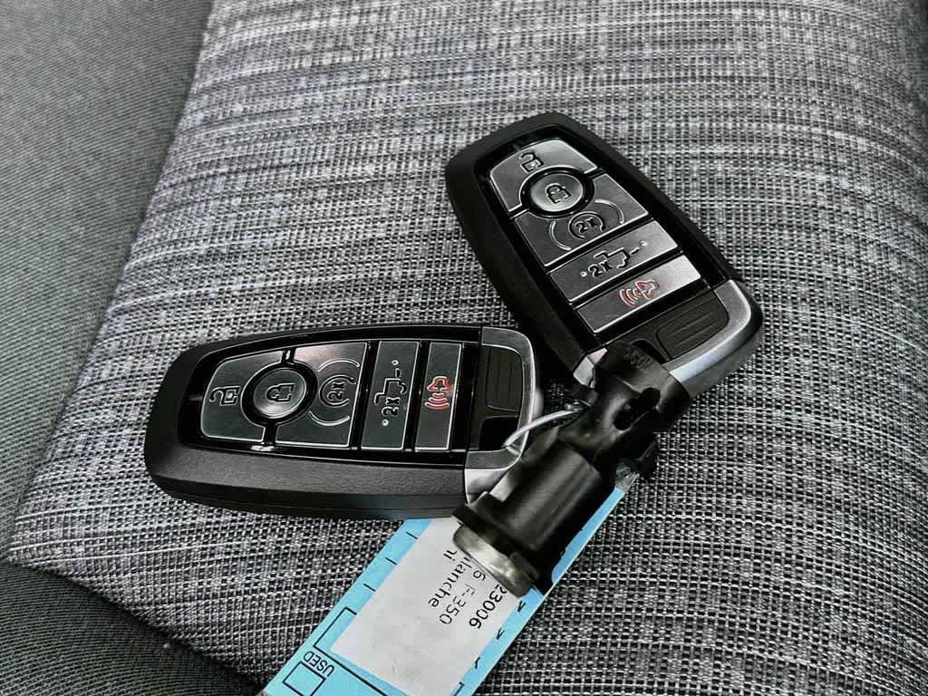 Ford Super Duty F-350 DRW Pickup XLT 2026