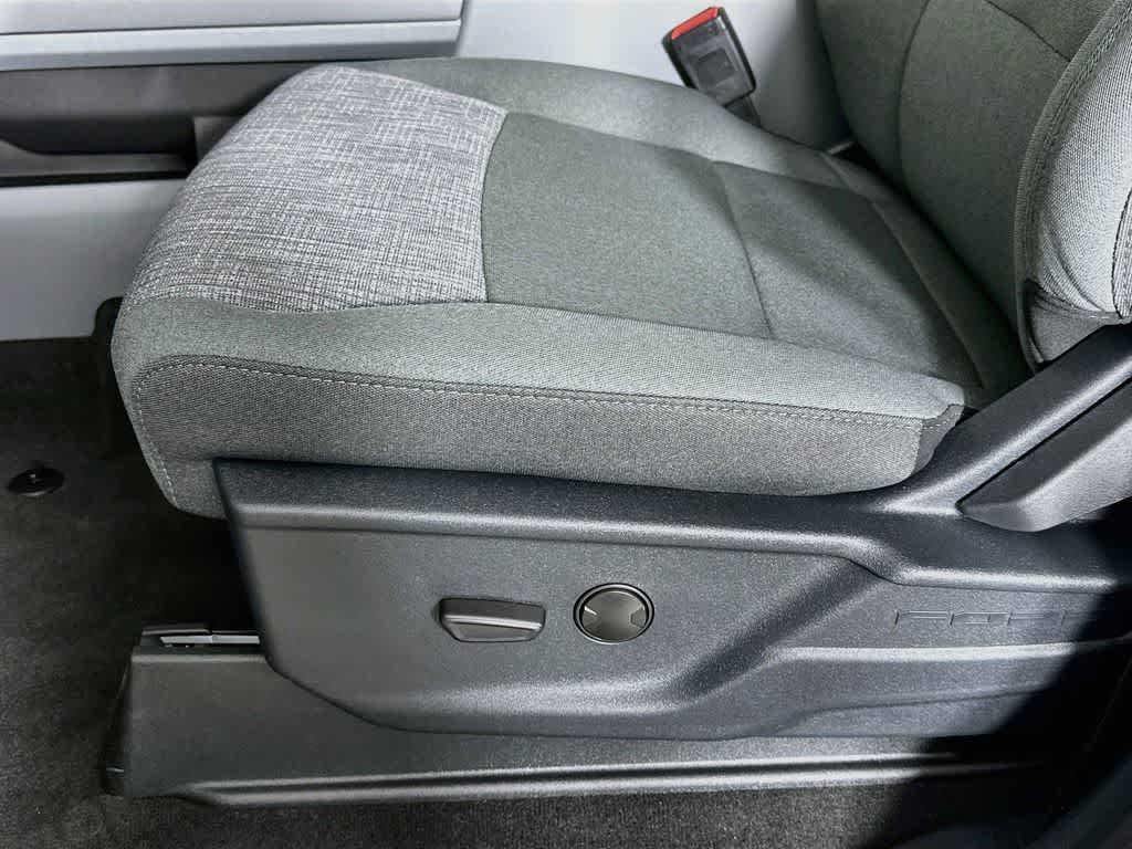 Ford Super Duty F-350 DRW Pickup XLT 2026