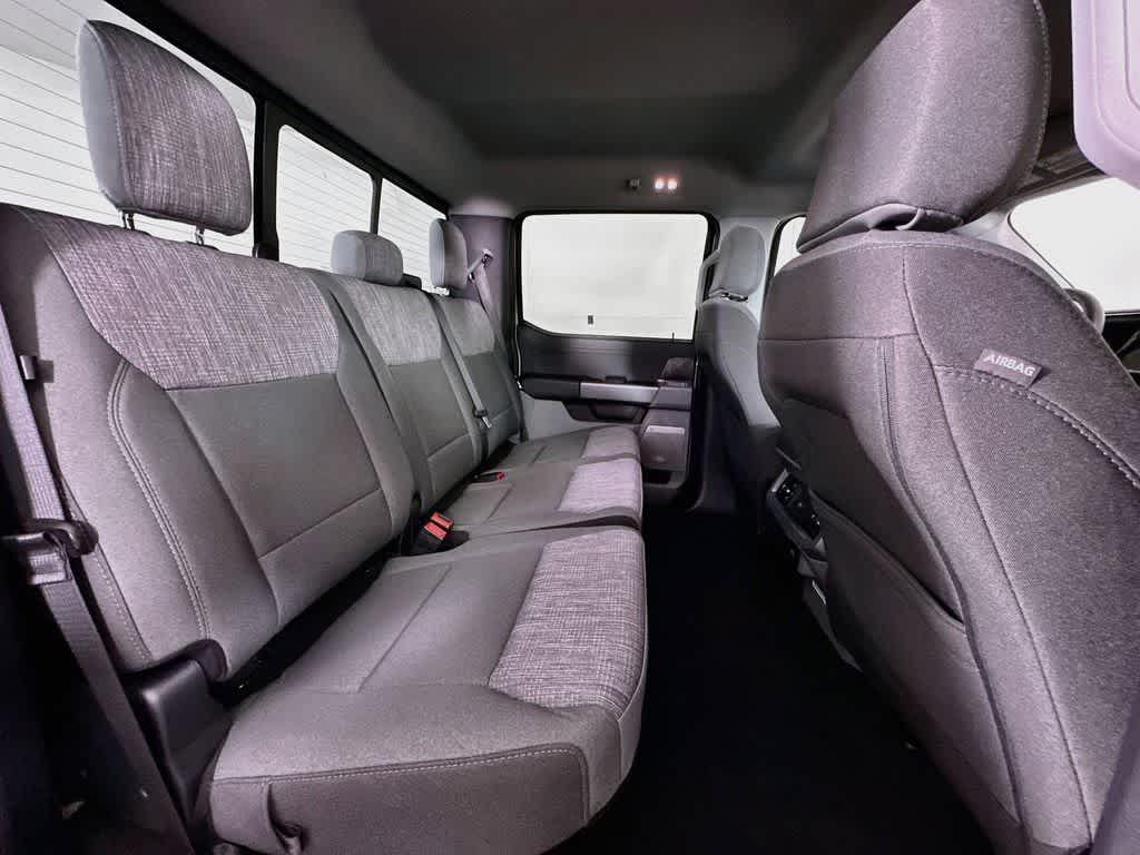 Ford Super Duty F-350 DRW Pickup XLT 2026