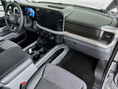 Ford Super Duty F-350 DRW Pickup XLT 2026