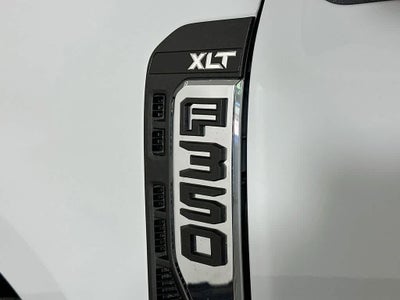 Ford Super Duty F-350 DRW Pickup XLT 2026