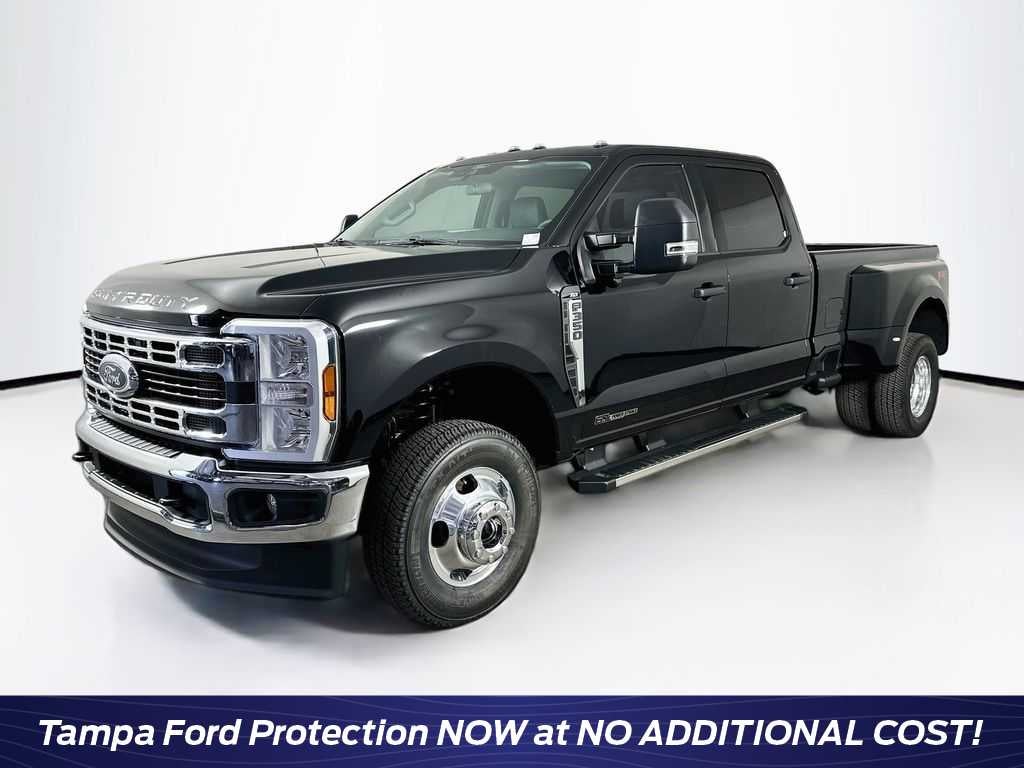 Ford Super Duty F-350 DRW Pickup XLT 2026