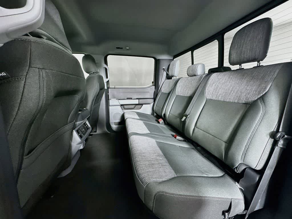 Ford Super Duty F-350 DRW Pickup XLT 2026