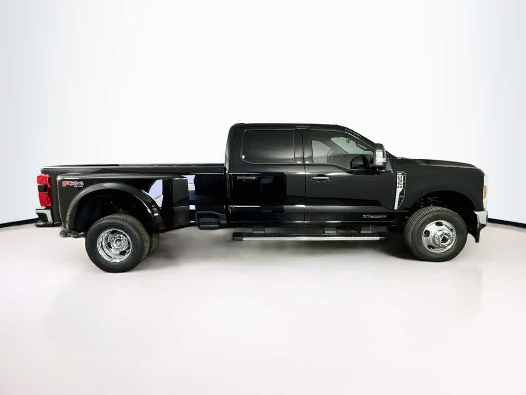 Ford Super Duty F-350 DRW Pickup XLT 2026