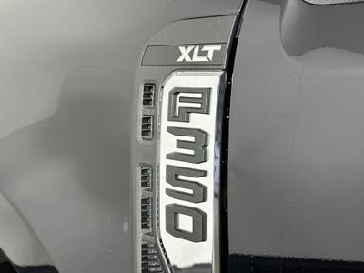 Ford Super Duty F-350 DRW Pickup XLT 2026