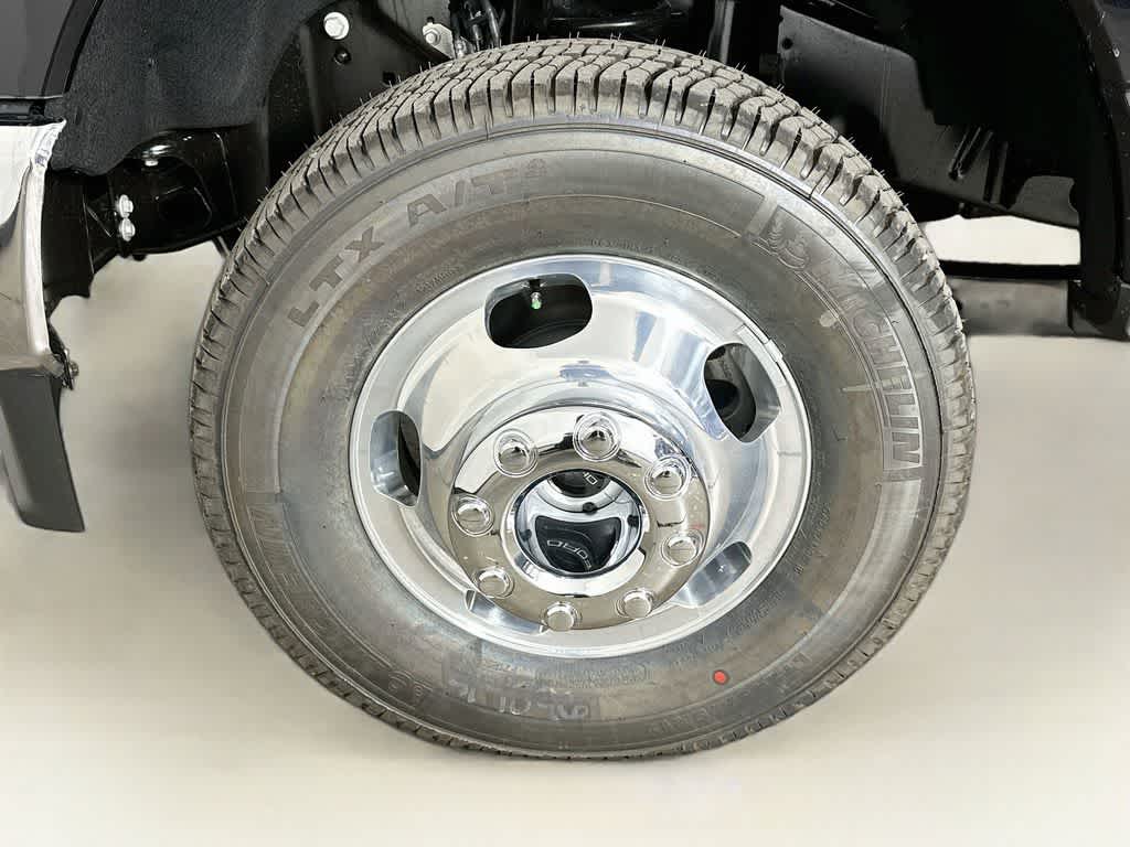 Ford Super Duty F-350 DRW Pickup XLT 2026