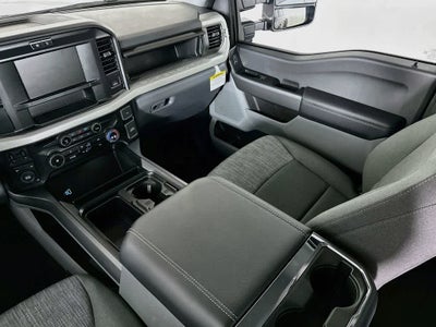 Ford Super Duty F-350 DRW Pickup XLT 2026
