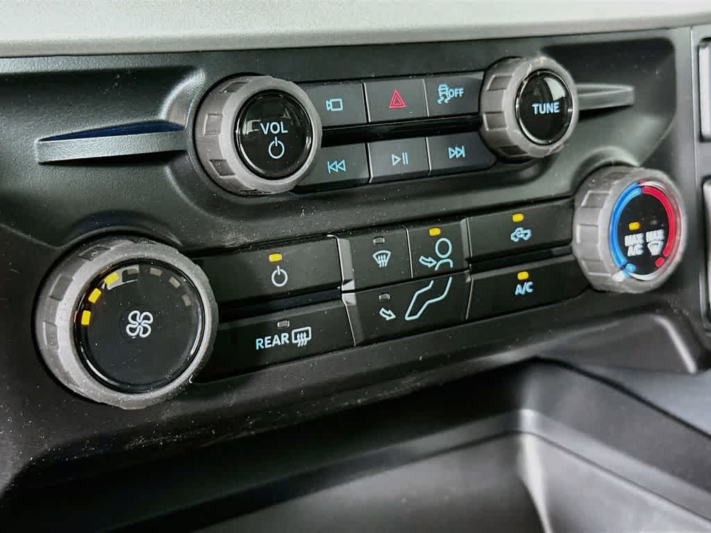 Ford Super Duty F-350 DRW Pickup XLT 2026