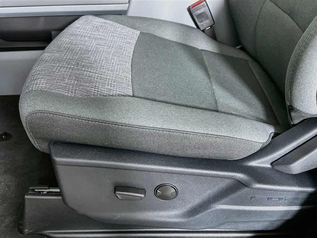 Ford Super Duty F-350 DRW Pickup XLT 2026