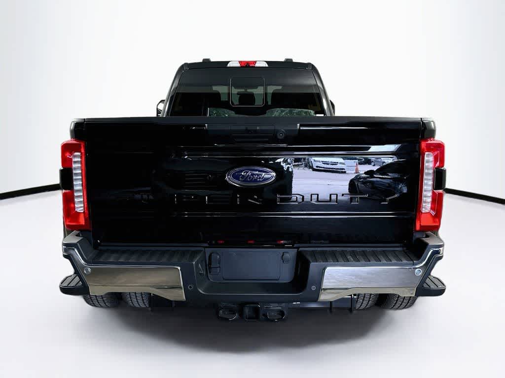 Ford Super Duty F-350 DRW Pickup XLT 2026