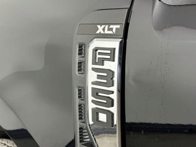 Ford Super Duty F-350 DRW Pickup XLT 2026