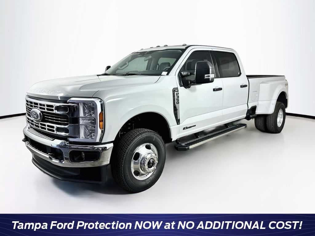 Ford Super Duty F-350 DRW Pickup XLT 2026