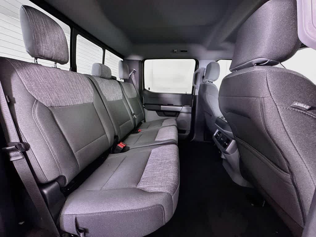 Ford Super Duty F-350 DRW Pickup XLT 2026