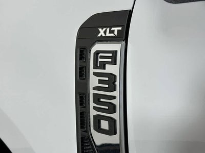 Ford Super Duty F-350 DRW Pickup XLT 2026