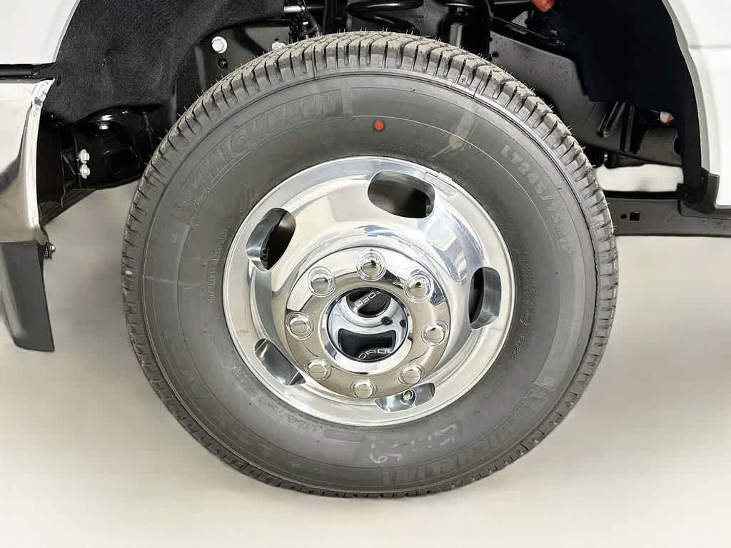 Ford Super Duty F-350 DRW Pickup XLT 2026