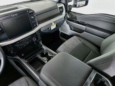 Ford Super Duty F-350 DRW Pickup XLT 2026