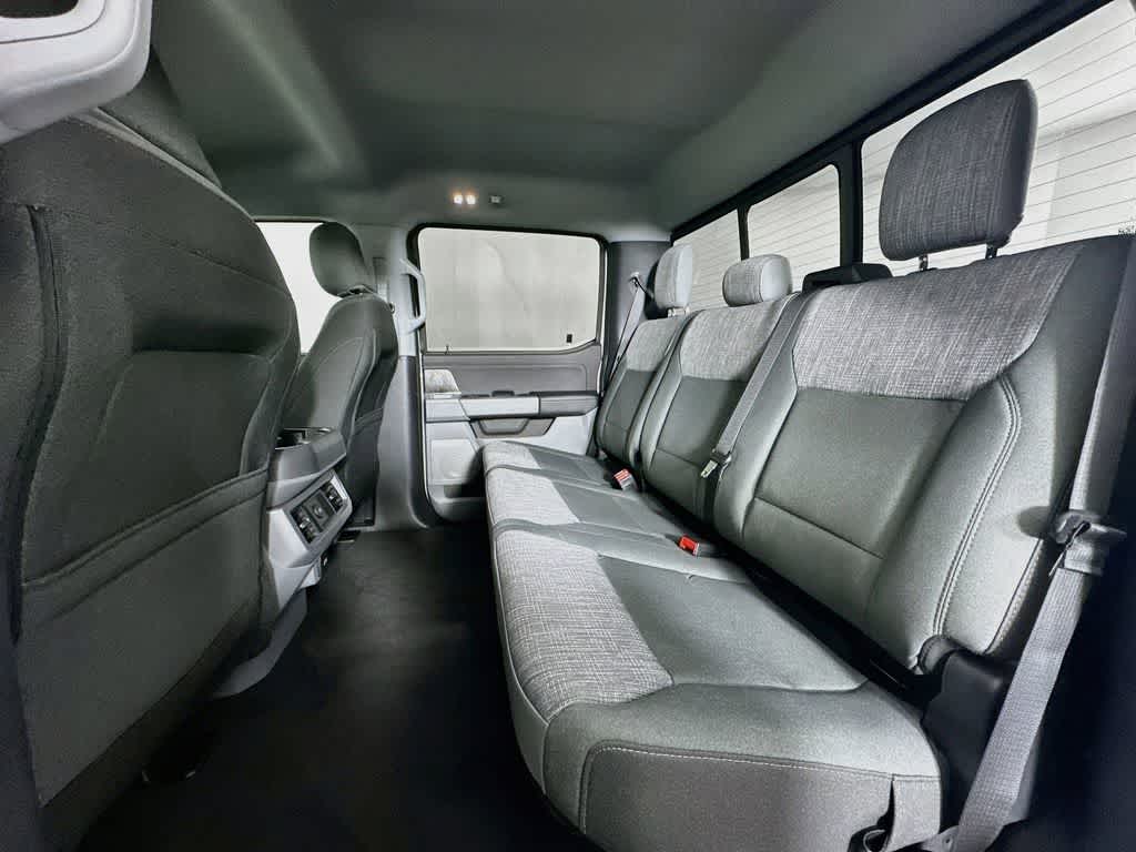 Ford Super Duty F-350 DRW Pickup XLT 2026