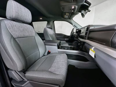 Ford Super Duty F-350 DRW Pickup XLT 2026