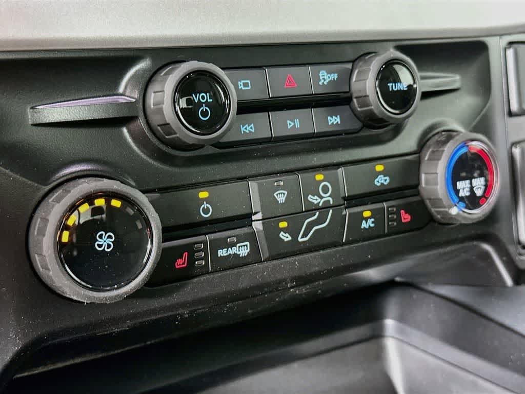 Ford Super Duty F-350 DRW Pickup XLT 2026