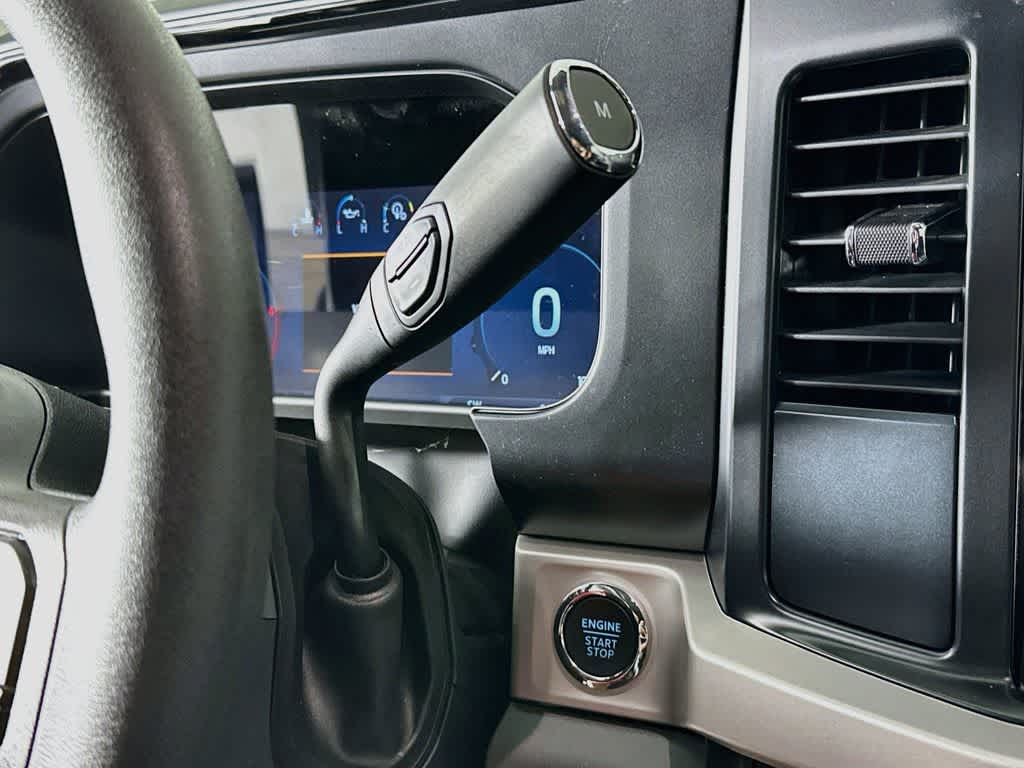 Ford Super Duty F-350 DRW Pickup XLT 2026