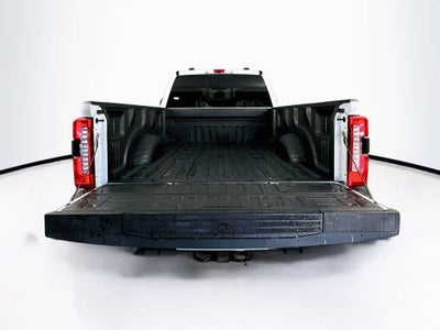 Ford Super Duty F-350 DRW Pickup XLT 2026