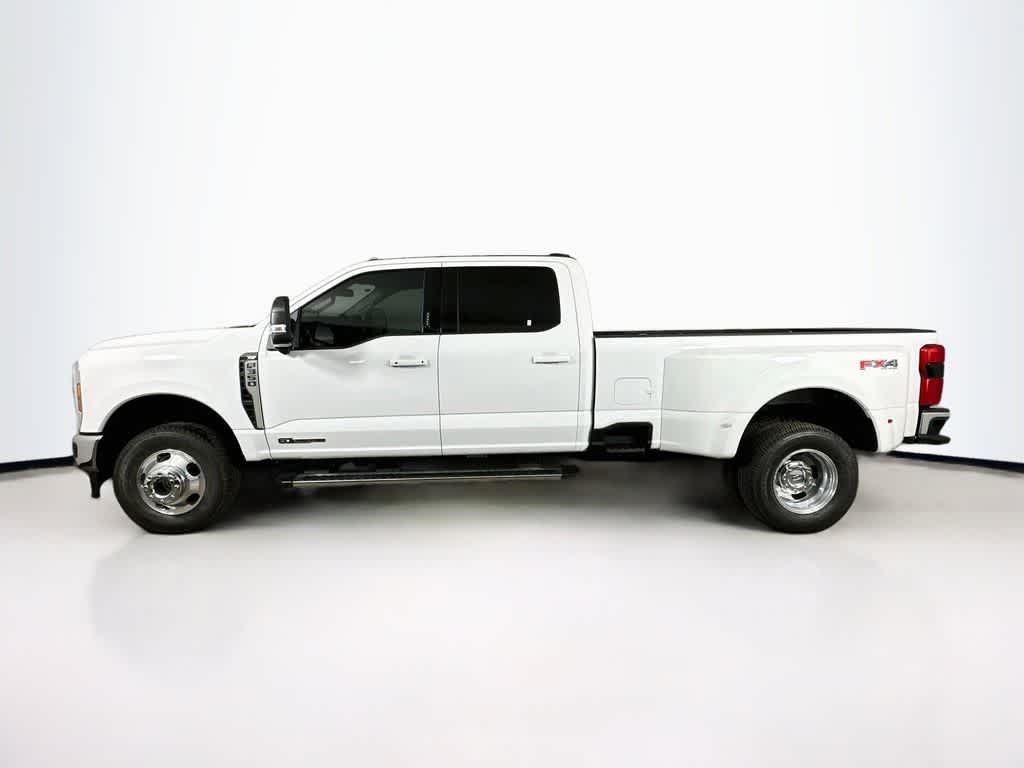 Ford Super Duty F-350 DRW Pickup XLT 2026