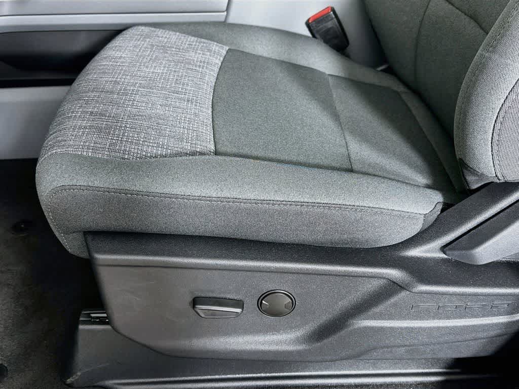 Ford Super Duty F-350 DRW Pickup XLT 2026