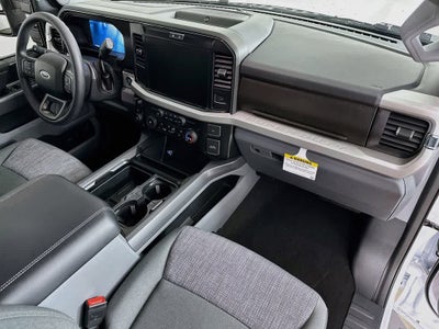 Ford Super Duty F-350 DRW Pickup XLT 2026