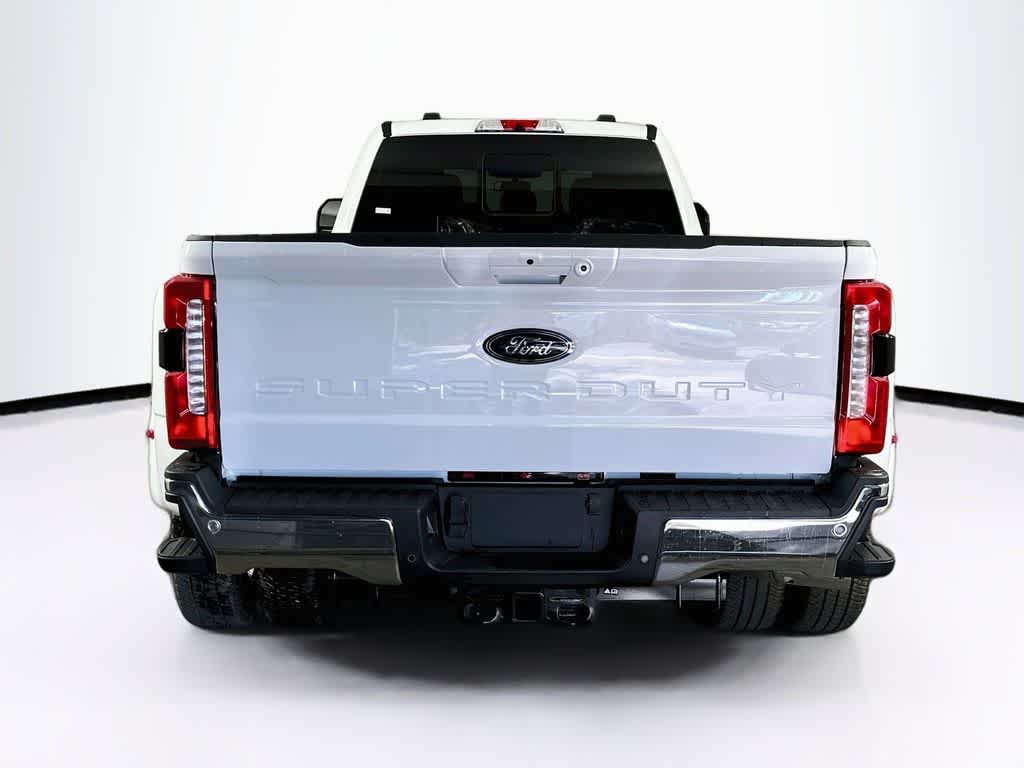 Ford Super Duty F-350 DRW Pickup XLT 2026