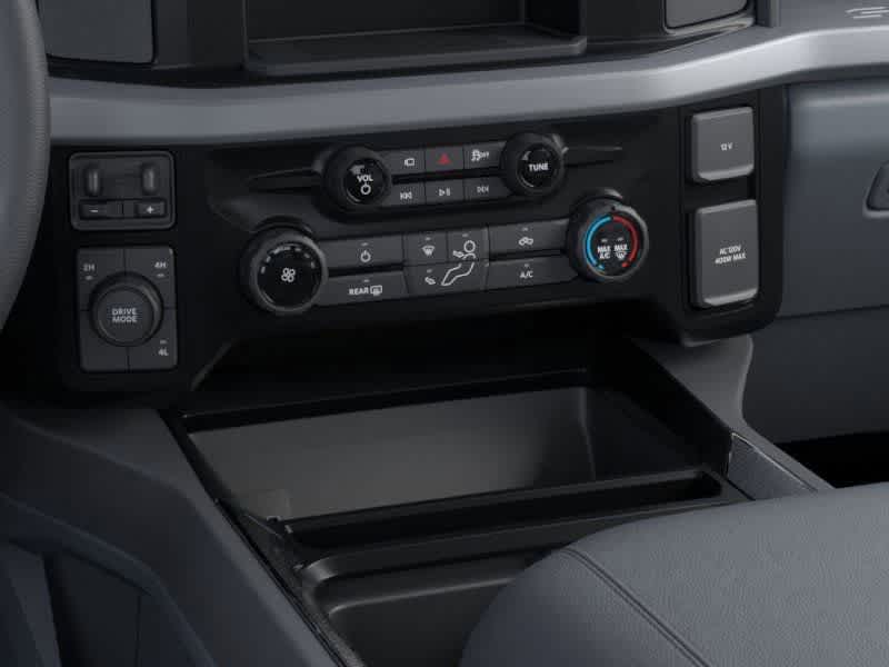 Ford Super Duty F-350 DRW Pickup XLT 2026