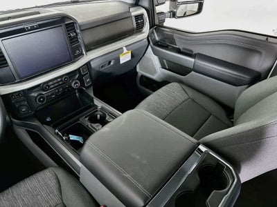 Ford Super Duty F-350 DRW Base 2026