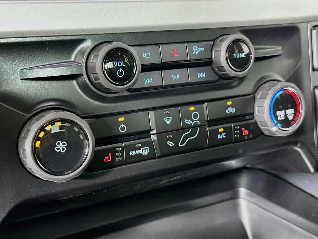 Ford Super Duty F-350 DRW Base 2026