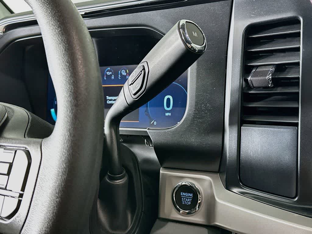 Ford Super Duty F-350 DRW Base 2026