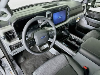 Ford Super Duty F-350 DRW Base 2026